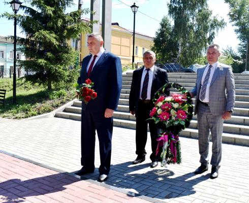 Церемония возложения цветов к Вечному огню 20 июля 2020 года Церемония возложения цветов к Вечному огню 20 июля 2020 года