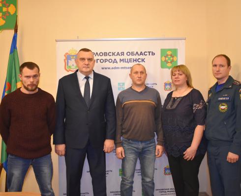 Спасибо вам, герои! Спасибо вам, герои!