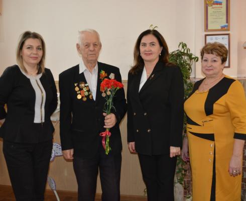 27 января, в день 82-й годовщины снятия блокады Ленинграда, поздравили жителя города Мценска. 27 января, в день 82-й годовщины снятия блокады Ленинграда, поздравили жителя города Мценска.